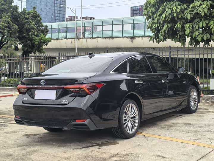 Toyota Avalon 2019 Гибрид