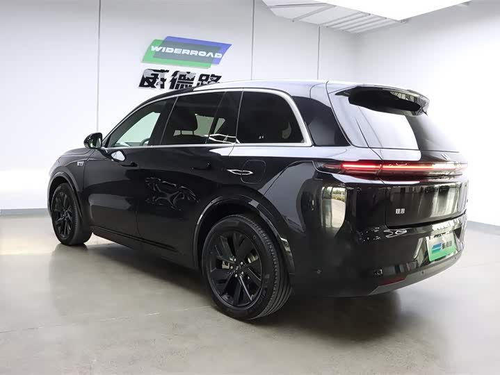 Li Auto L8