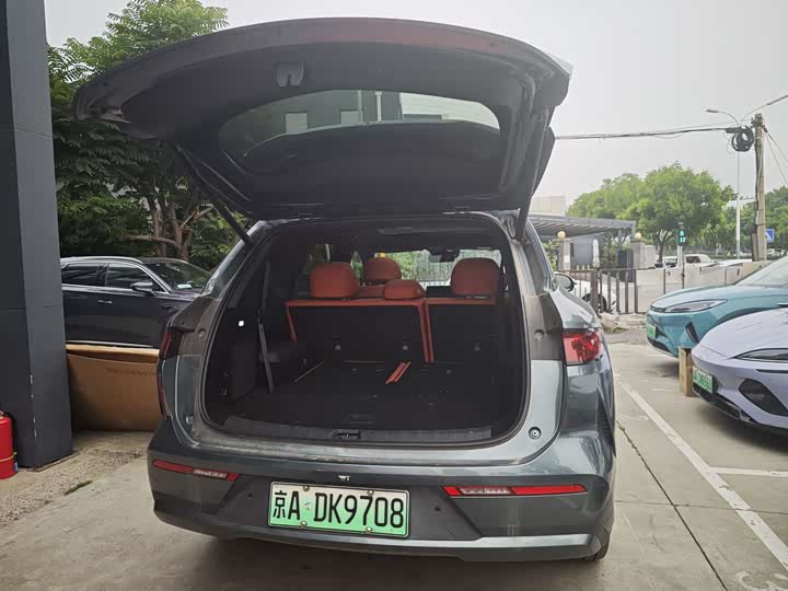 BYD Tang L