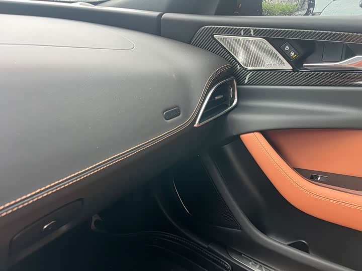 Land Rover Jaguar XEL