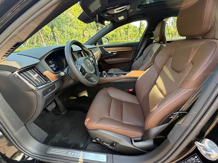 Volvo S90 B5 Zhiyi Luxury