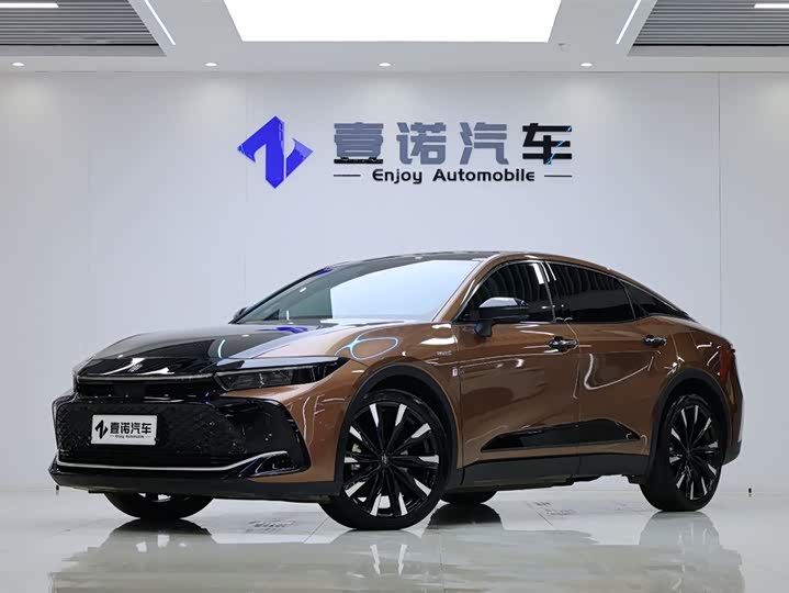 Toyota Crown Sport Cross