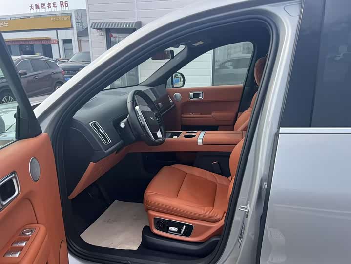 Li Auto L8