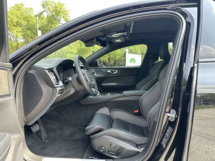Volvo S60 Recharge T8