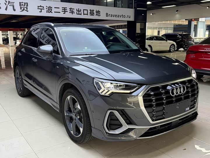 Audi Q3 35 TFSI Fashion Dynamic (1.4T)