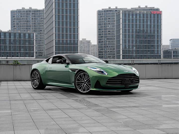 Aston Martin DB12