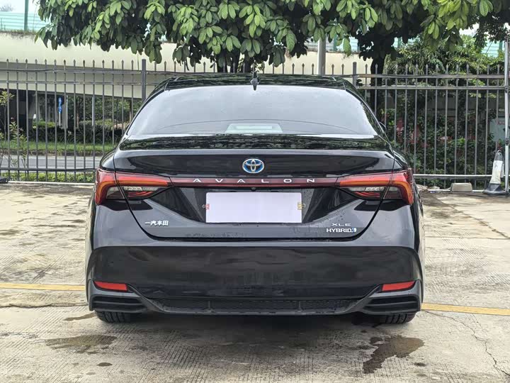 Toyota Avalon 2019 Гибрид
