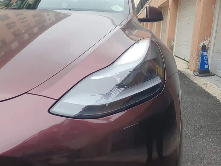 Tesla Model Y Long Range