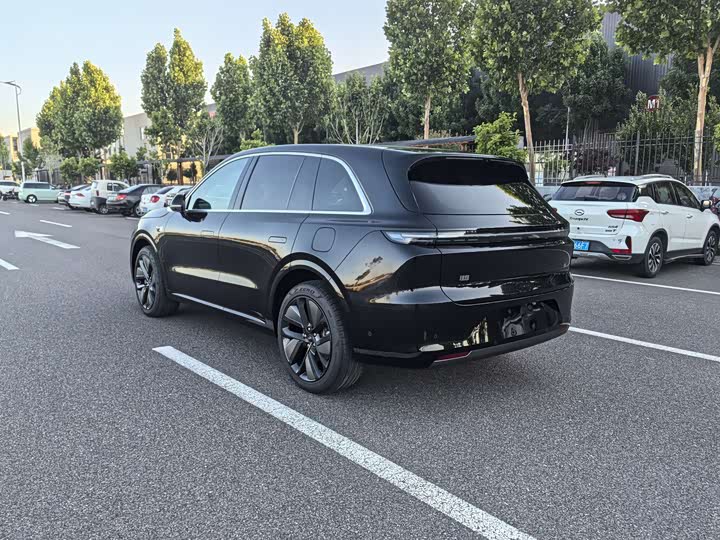 Li Auto L6