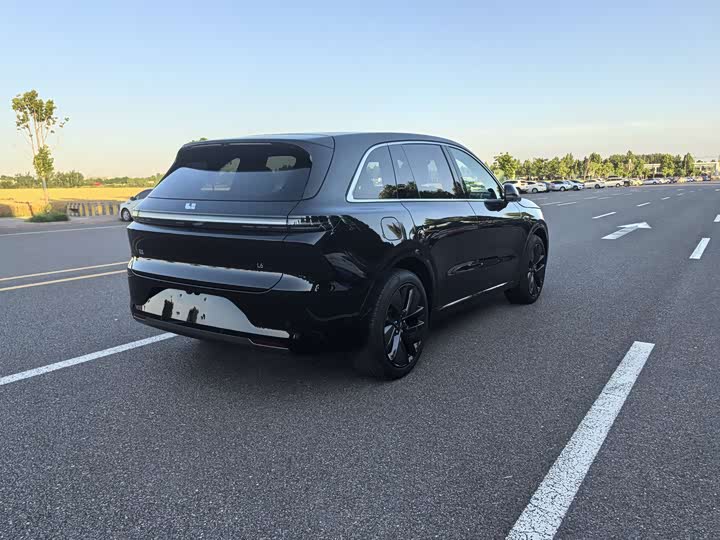 Li Auto L6