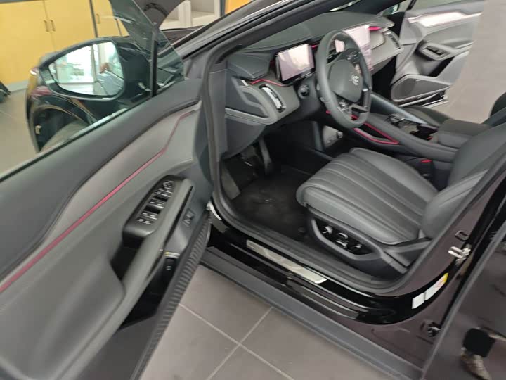 BYD Song L