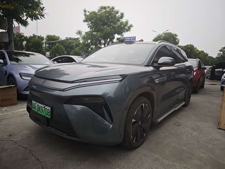 BYD Tang L