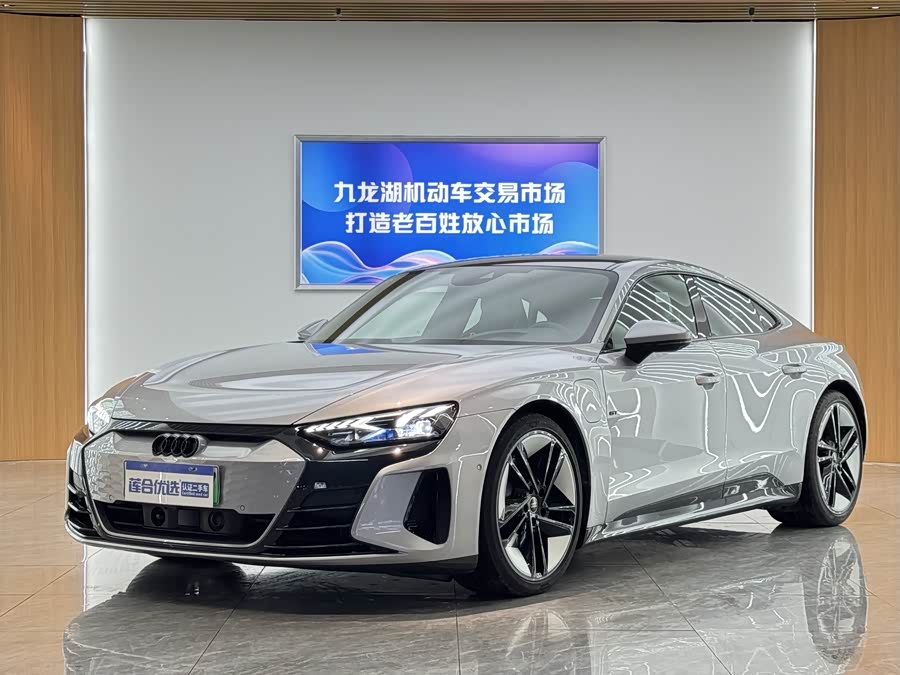 Audi e-tron GT Base