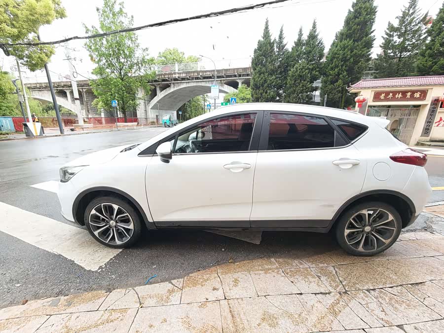 Geely Emgrand GS