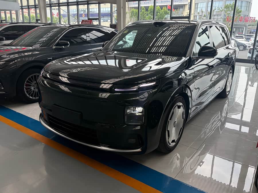 Leapmotor D19 EREV 500 Zhizun 7-Seater