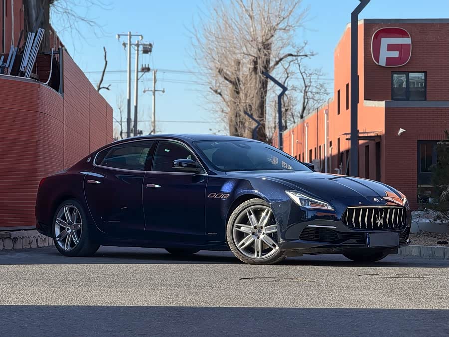 Maserati Quattroporte