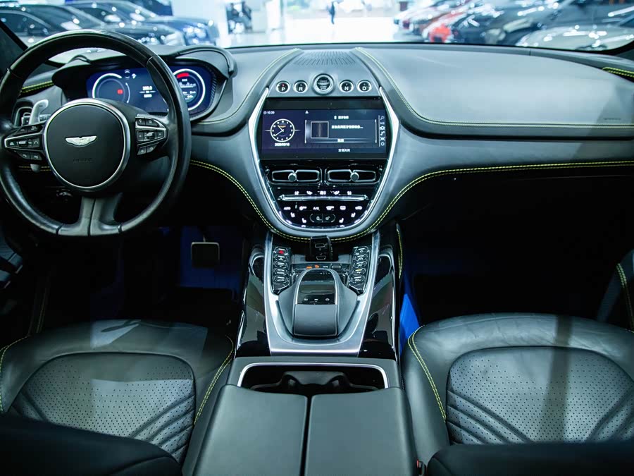 Aston Martin DBX