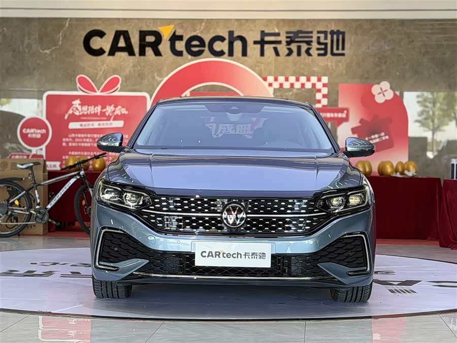 Volkswagen Passat 2022Trim