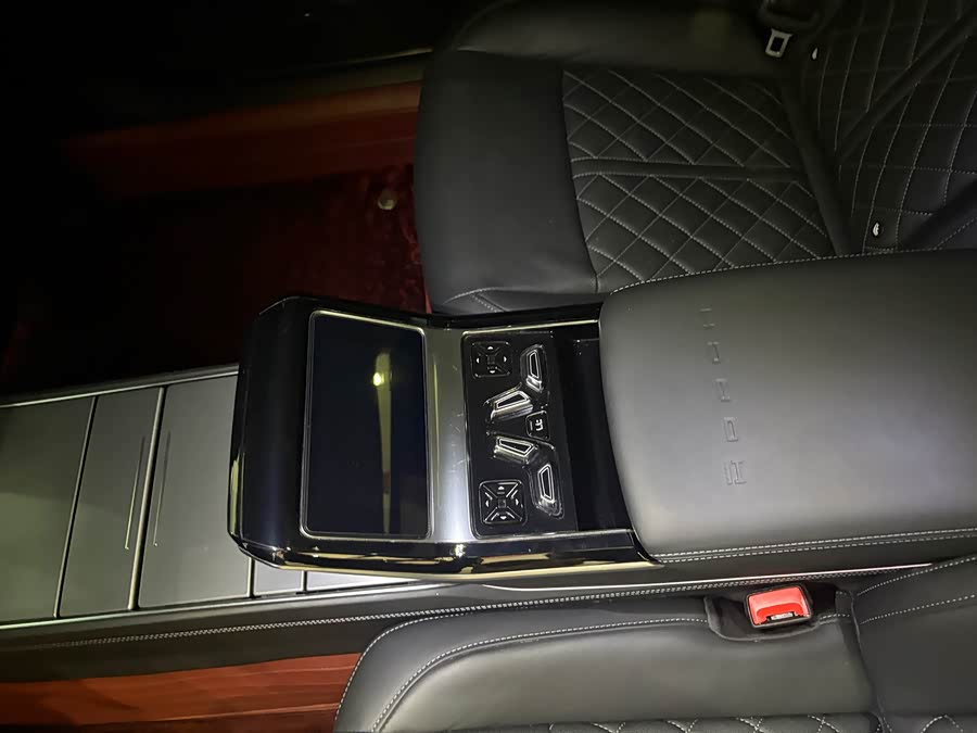 Audi A8L Horch Founder's Edition Classic