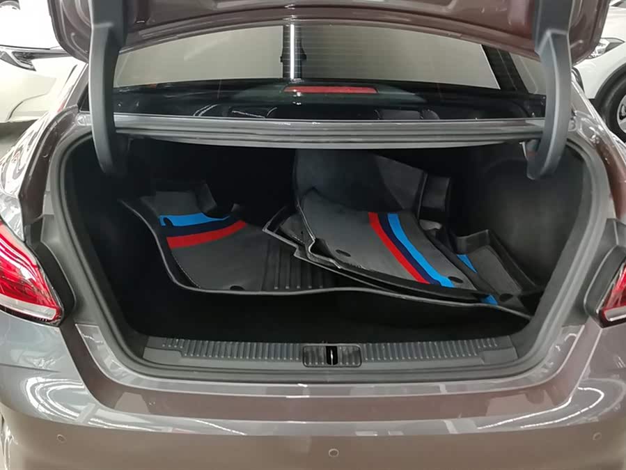 Motor MG 5