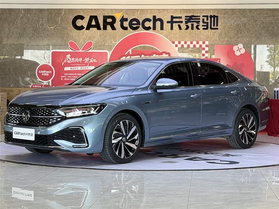 Volkswagen Passat 2022Trim