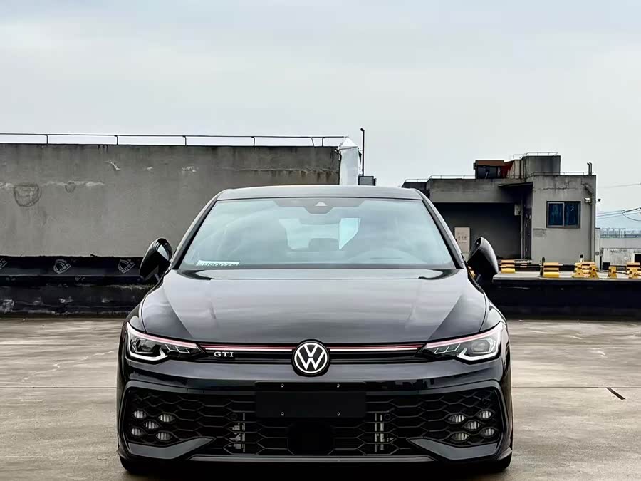Volkswagen Golf GTI
