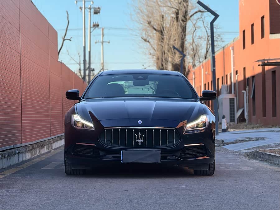 Maserati Quattroporte