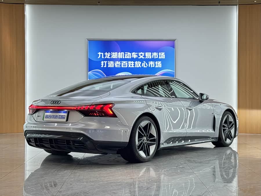 Audi e-tron GT Base