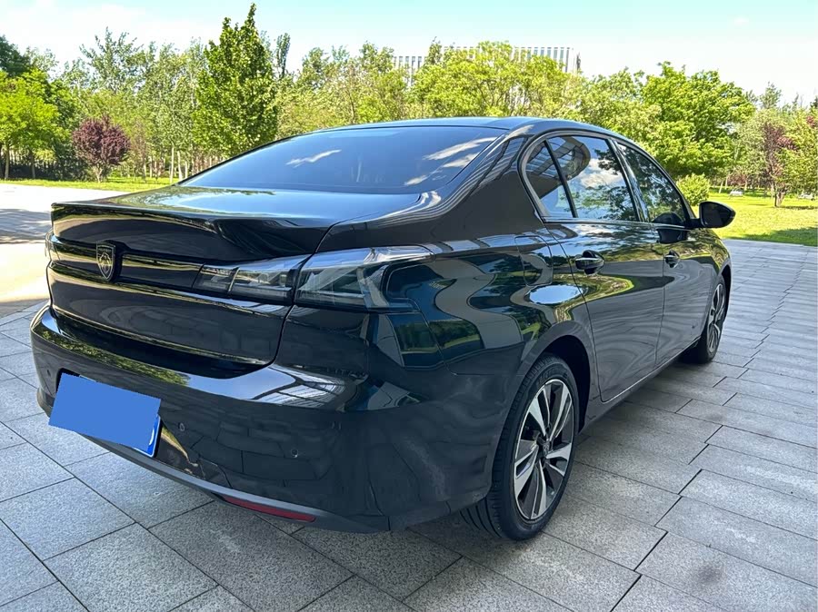 Peugeot 408