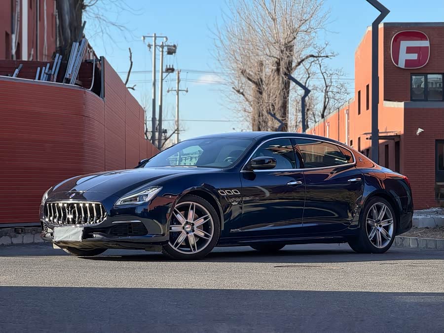 Maserati Quattroporte
