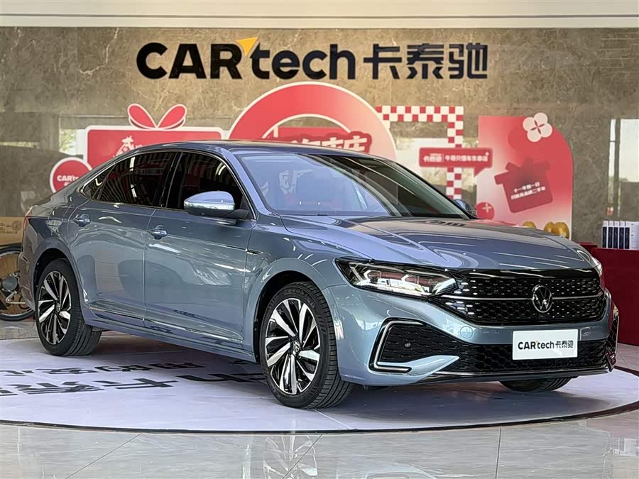 Volkswagen Passat 2022Trim