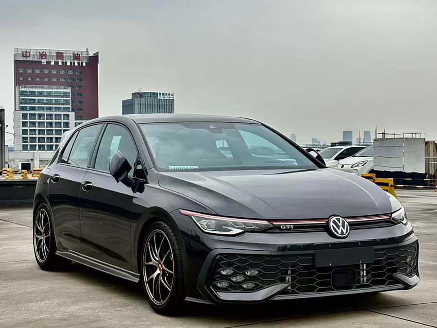 Volkswagen Golf GTI
