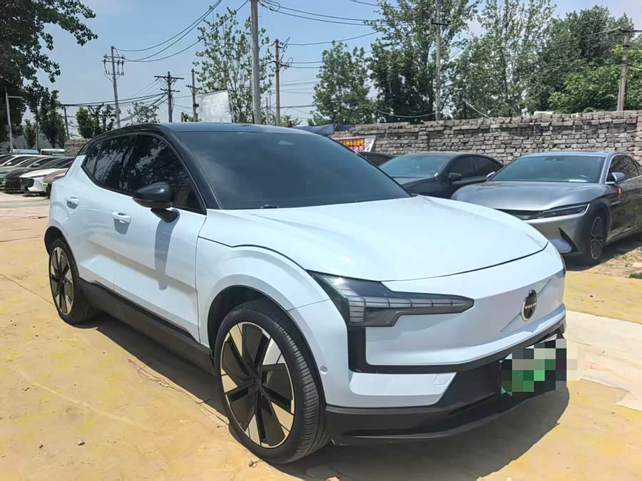 Volvo EX30 Dual Motor