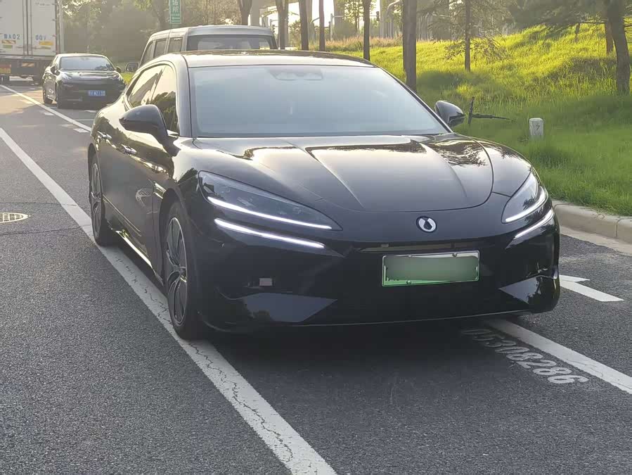 Denza Z9GT 1100