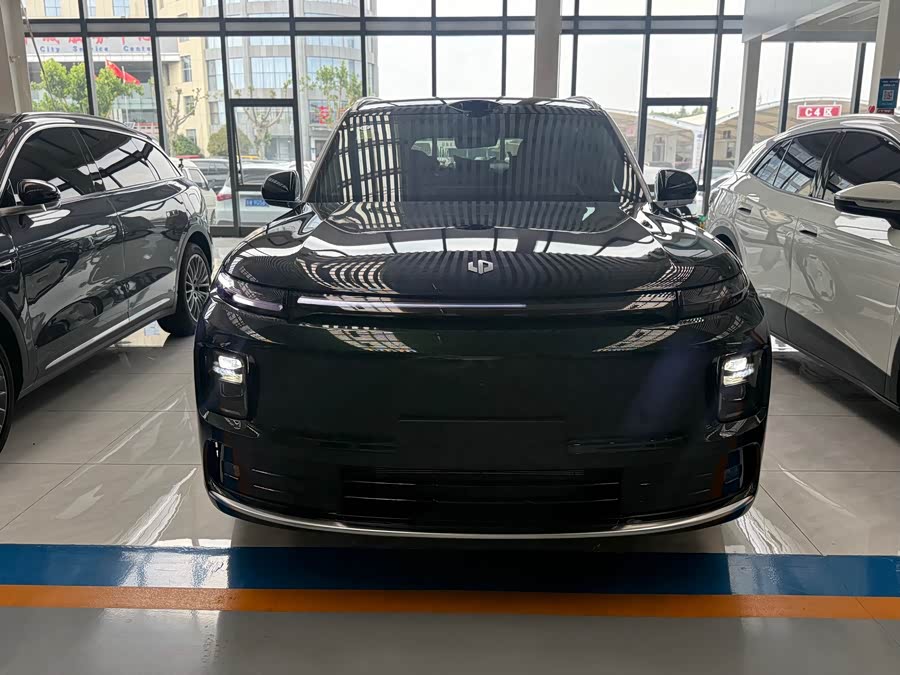 Leapmotor D19 EREV 500 Zhizun 7-Seater