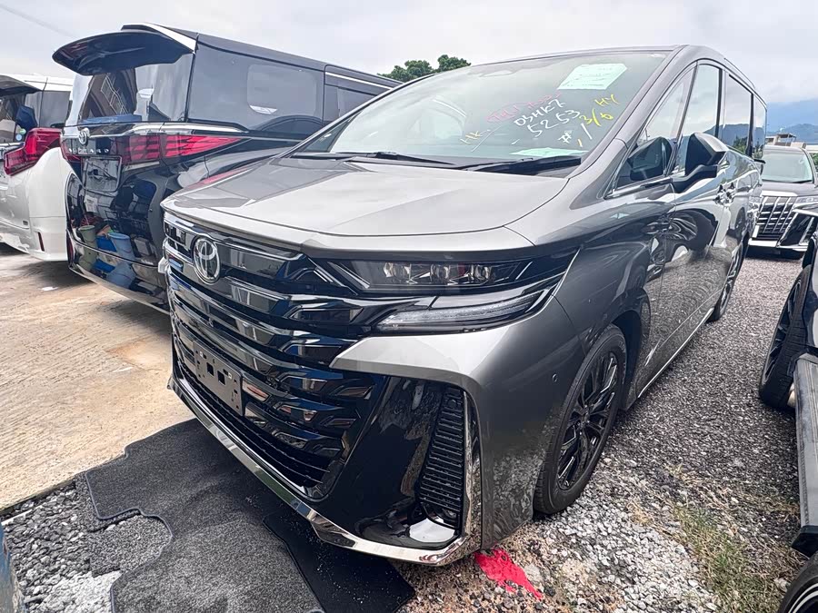 Toyota Vellfire Crown