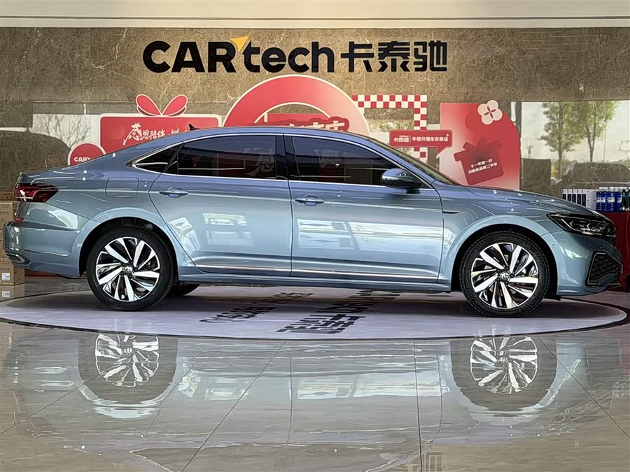 Volkswagen Passat 2022Trim
