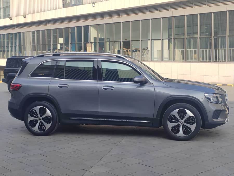 Mercedes-Benz GLB 220 Fashion