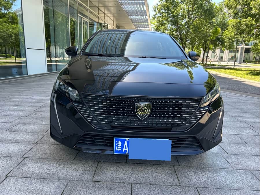 Peugeot 408