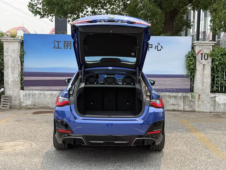 BMW i4 M50