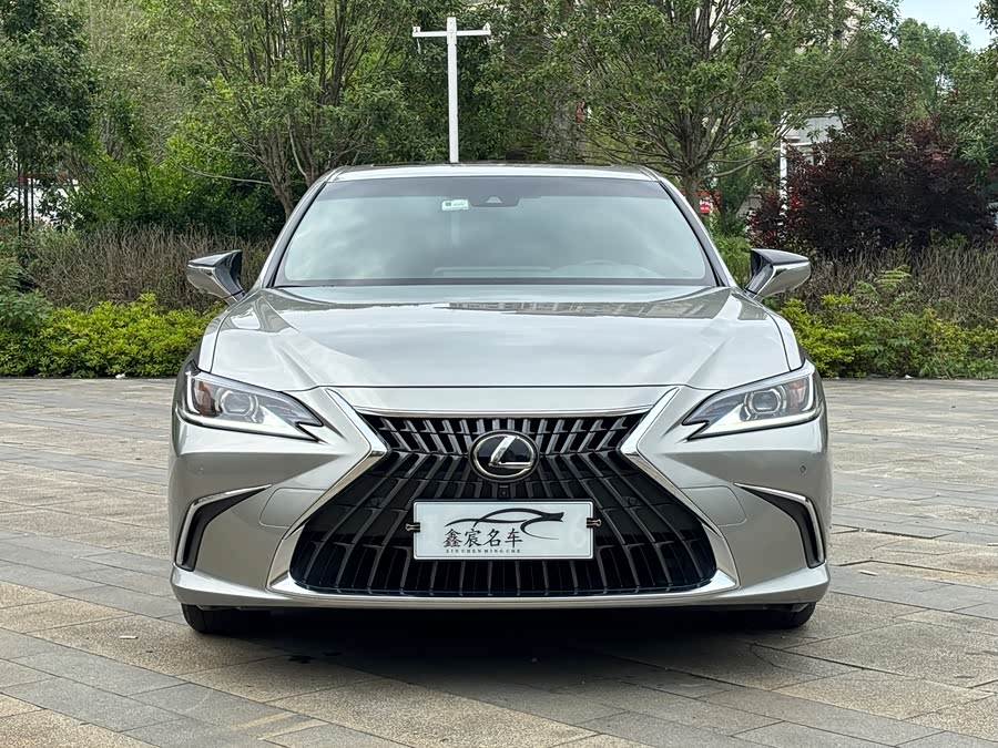 Lexus ES 200 Zhuoyue
