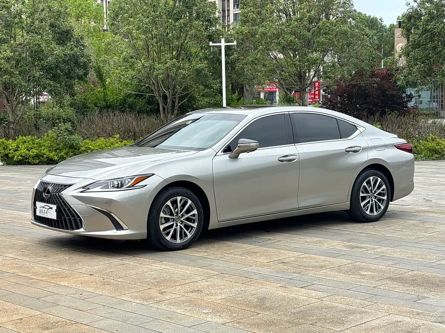 Lexus ES 200 Zhuoyue