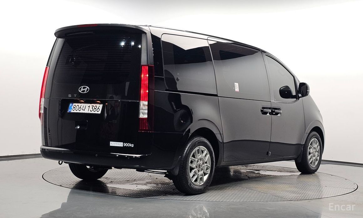 Hyundai Staria 2025