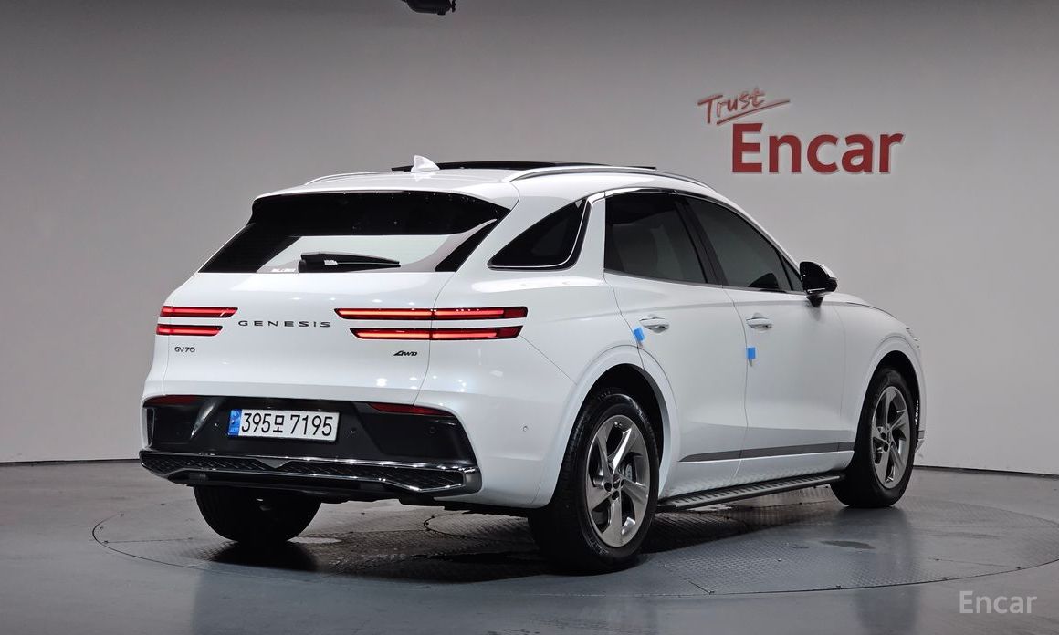 Genesis GV70 2025
