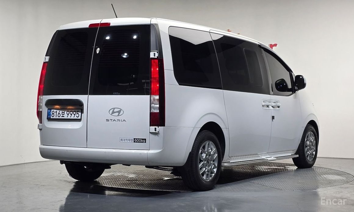 Hyundai Staria 2025
