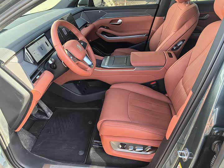 BYD Tang L DM 175 km Drone Player