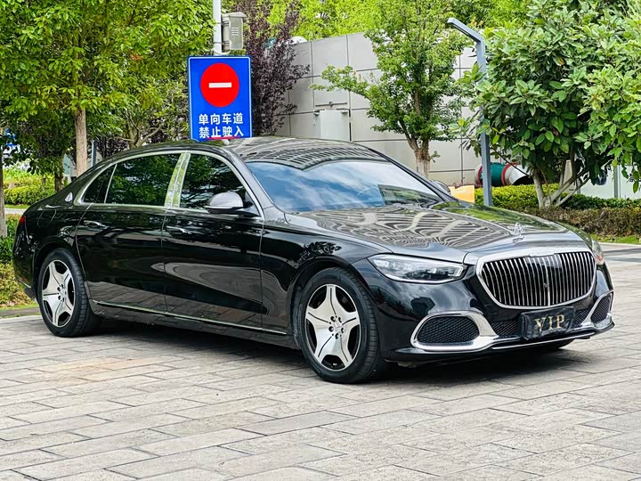 Mercedes-Maybach 