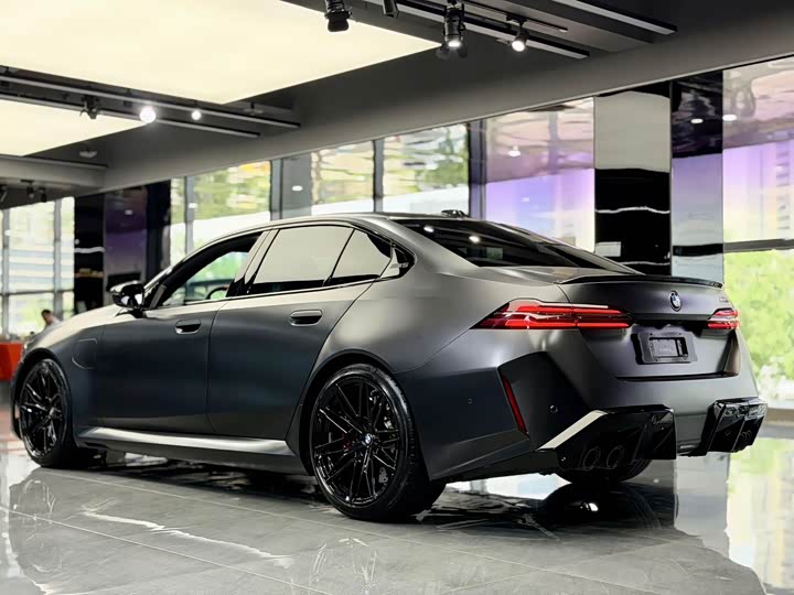BMW M5