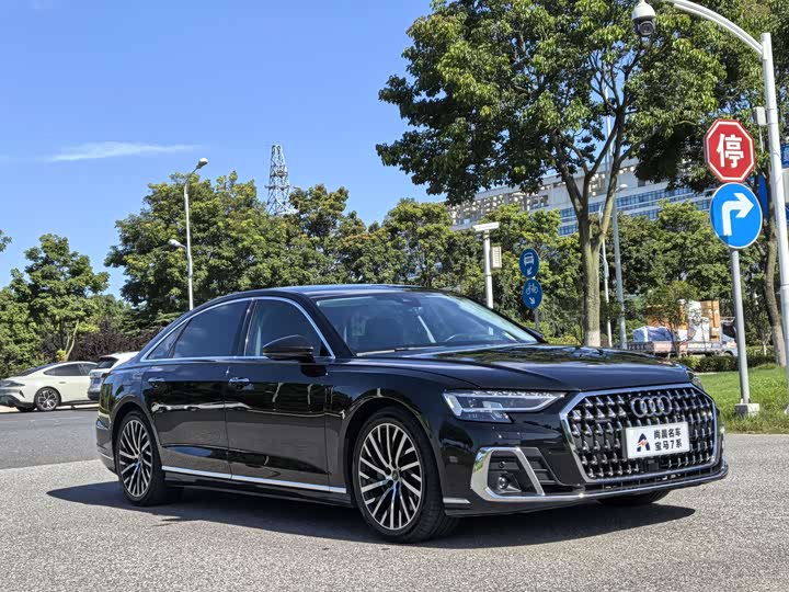 Audi A8L