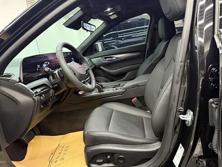 Cadillac CT5 28T Track Performance